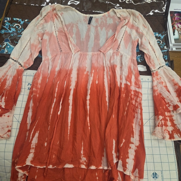 Raviya Coral and White Tie-Dye Dress - Picture 1 of 2